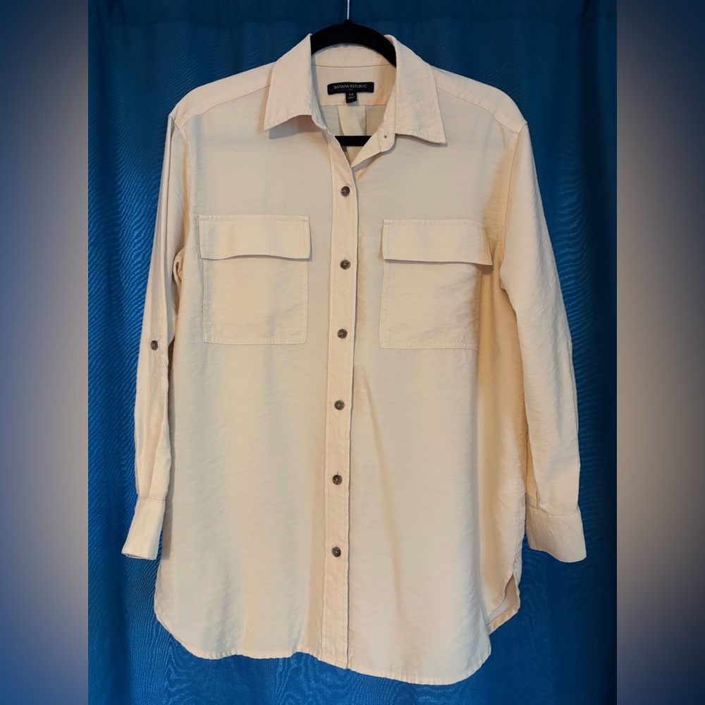 Banana Republic pale pink long and loose blouse. Size xsmall. Rarely worn.